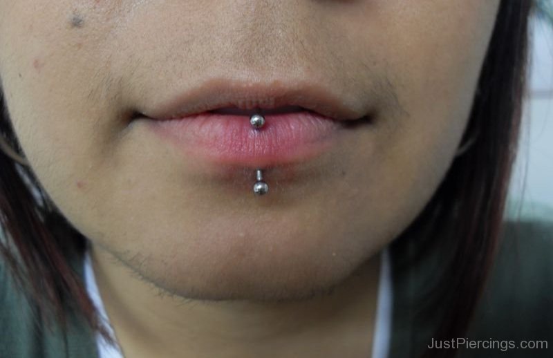 Vertical Center Labret Piercing With 