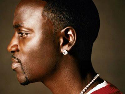 Akon Ear Piercing-2