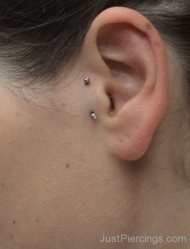 2 Tragus Piercing