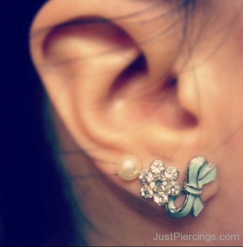 Cute Lobe Piericing