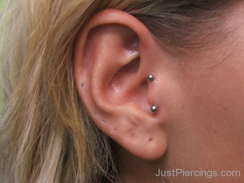 Doble Tragus Piercing Image