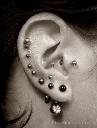 Lobe and Tragus Piericing