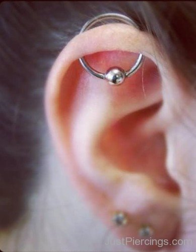 Dual Lobe And Helix Ring Piercing