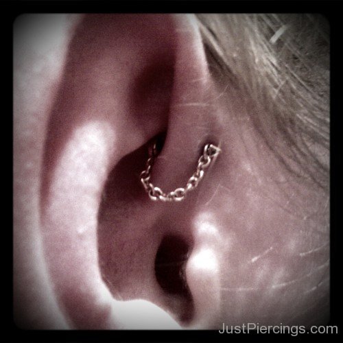 Helix Chain Piercing