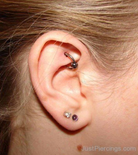 Rook Lobe Stone Piercing