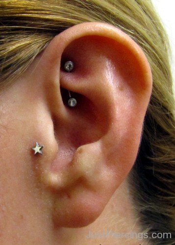 Rook Piercing nad Star Tragus