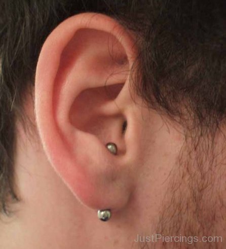 Vertical Lobe Piercing