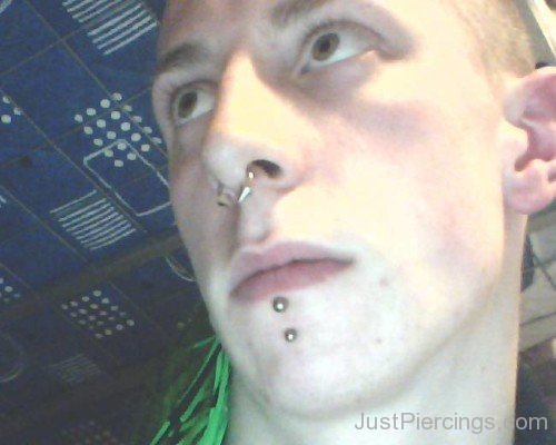 Labret Piercing