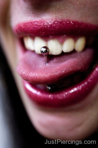 Tongue Piercing 