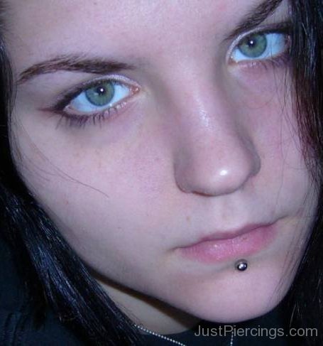 Nice Labret Piercing