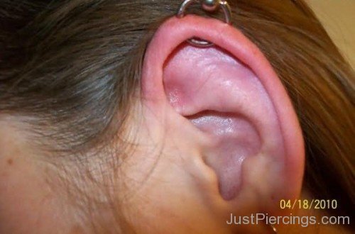 Amazing Girl Have Orbital Piercing-JP12301