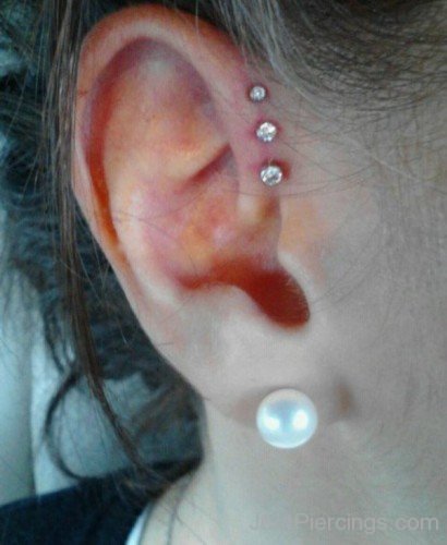 Pearl Stud Lobe And Anti Helix Piercing-JP1085