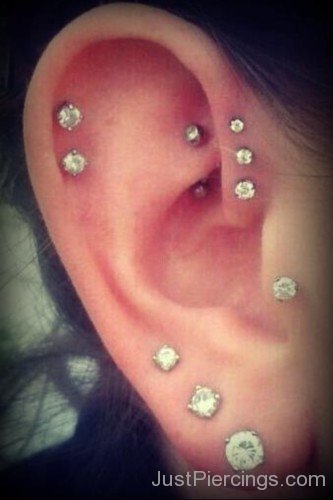 Attractive Ear Piercing-JP105