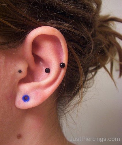 Cute Lobe And Snug Piercing With Black Barbell-JP1032