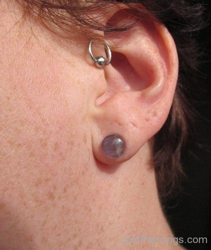 anti-helix-piercing-with-ball-closure-ring-and-lobe-piercing-Jp121