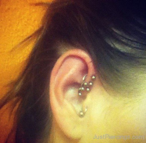 Anti Helix and Tragus Piercing Image-JP1015