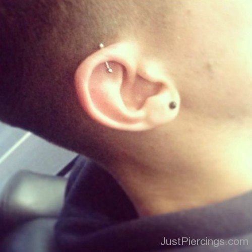 Simple Lobe Piercing