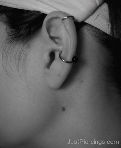 Conch Piercing And Helix Piercing For Girls-JP1056