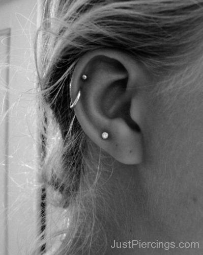 Ear Cartilage Piercing And Lobe Piercing-JP107