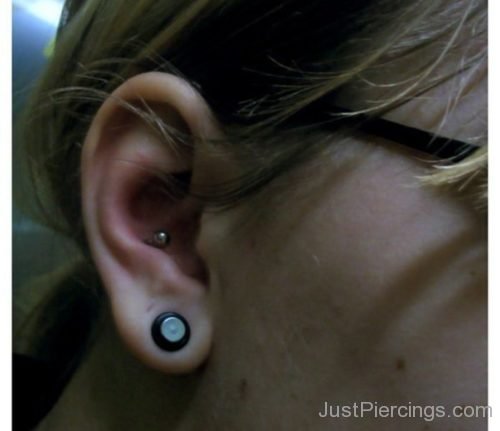 Lobe Piercing And Conch Piercing For Girls-JP1130