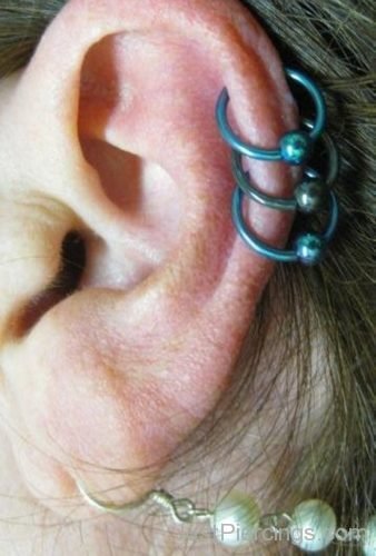 Tripple Cartilage Piercing And Lobe Piercing-JP183