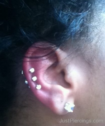 Tripple Cartilage Piercing On Right Ear-JP185