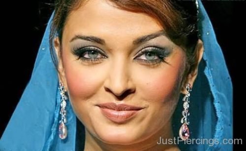 Aishwarya Rai Ear Piercings-JP189