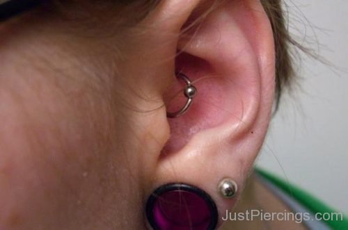 Best Daith Piercing And Lobe Piercing For Girls-JP1018