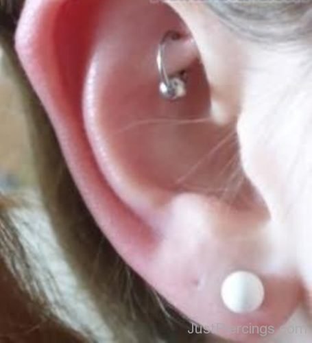 Close Up Lobe And Daith Ear Piercing-JP1039
