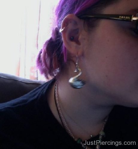 Conch Piercing And Lobe Piercing For Girls-JP1041