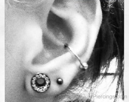 Conch Piercing And Lobe Piercing,Stretching-JP1067