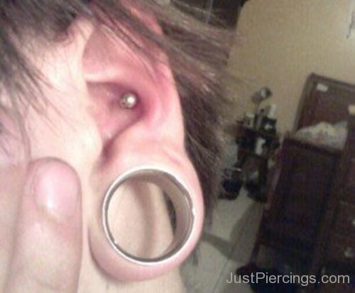 Conch-Piercing And Lobe Stretching-JP1110