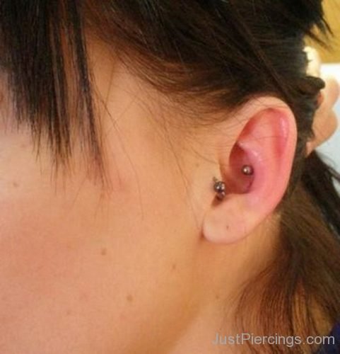 Conch Piercing And Tragus Piercing-JP1042