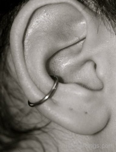 Conch Piercing Black And White-JP1049