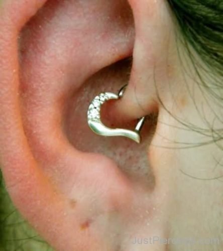 Daith Ear Piercing With Heart Jewelry-JP1121