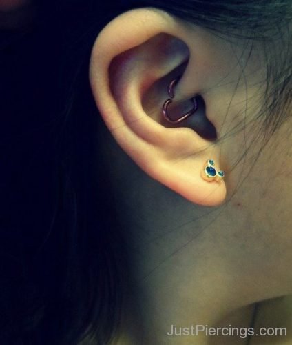 Daith Piercing And Lobe Piercing WIth Green Stud-JP1126