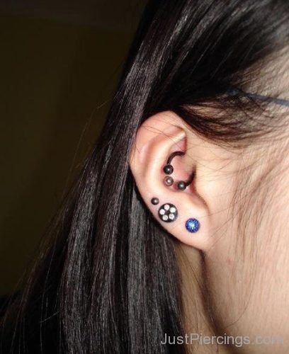 Daith Piercing And Triple Lobe Piercing For Girls-JP1150