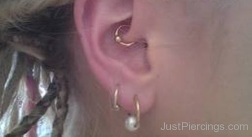 Daith Piercing With Ball Closure Ring And Lobe Piercing-JP1187