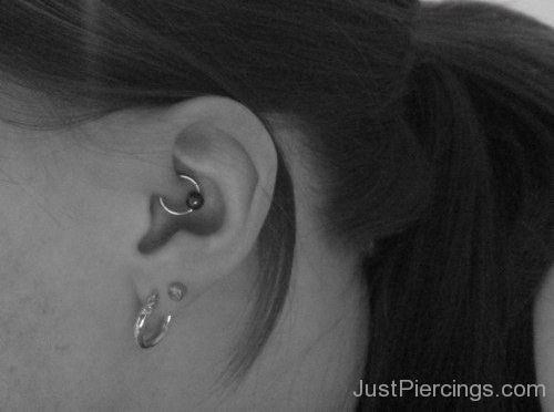 Daith Piercing With Ball Closure Ring On Ear-JP1196