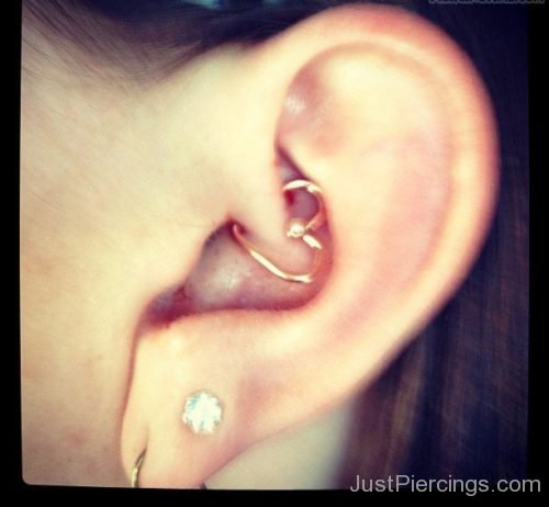 Daith Piercing With Gold Heart Ring-JP1223