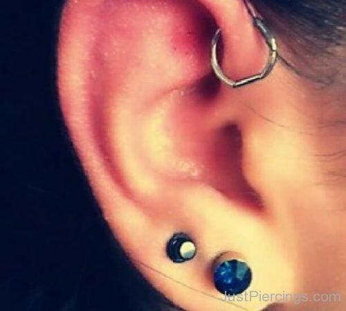 Dual Lobe and forward Helix Ear Piercing-JP1151