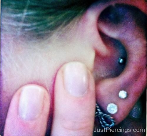 Dual lobe And Conch Piercing For Girls-JP1126