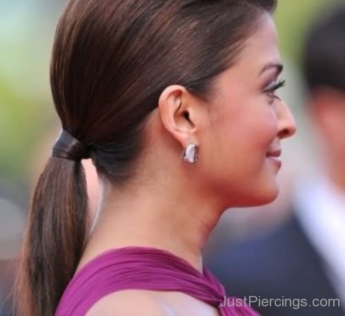 Former Miss World Aishwarya Rai – Ear Piercing-JP1254