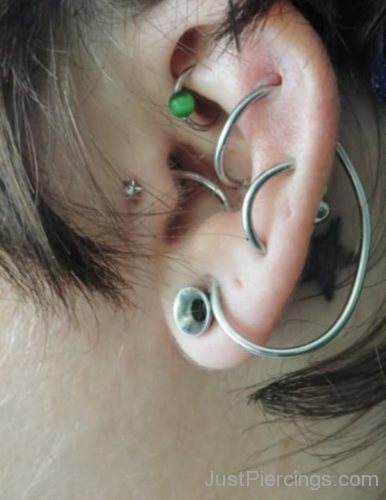 Lobe Stretching And Ear Piercing-JP1156