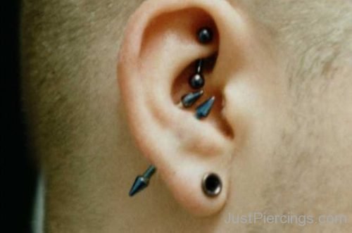 Rook ,Conch Piercing And Lobe Stretching-JP1142