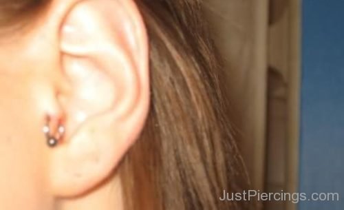 Simple And Neat Ear Piercing-JP1144