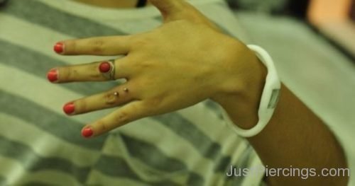 Amazing Finger Piercing-JP1001