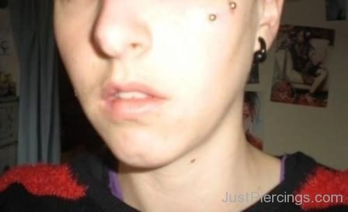 Close Up Face Piercings-JP1043