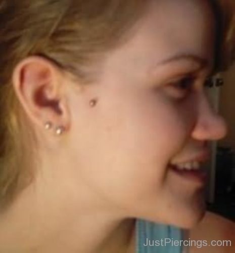 Dual Lobe And Face Piercing-JP1061