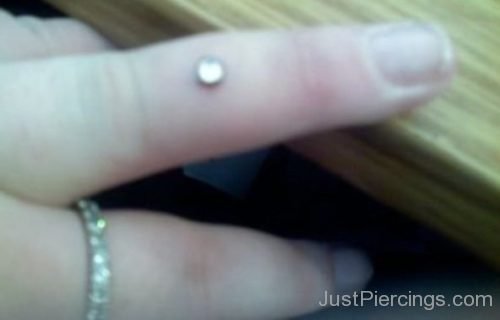 Finger Piercing With Silver Gem-JP1100